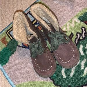 Brown Suede / faux fur little boy boots size 8